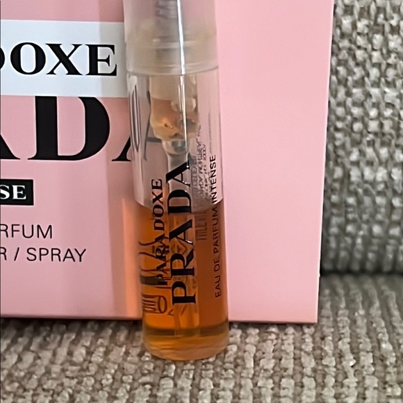 Prada Paradoxe Intense Eau De Parfum Sample - Picture 3 of 4